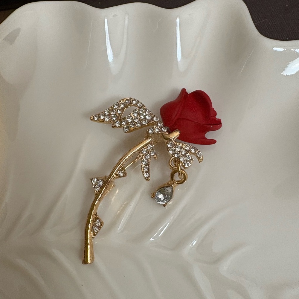 Romantic Red Rose and Gold Brooch
